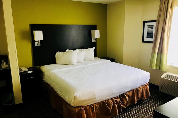 Room 8 of 42