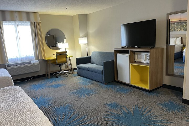 Days Inn by Wyndham Colby