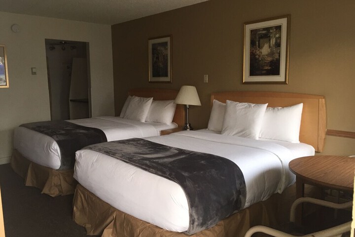 Room 11 of 24