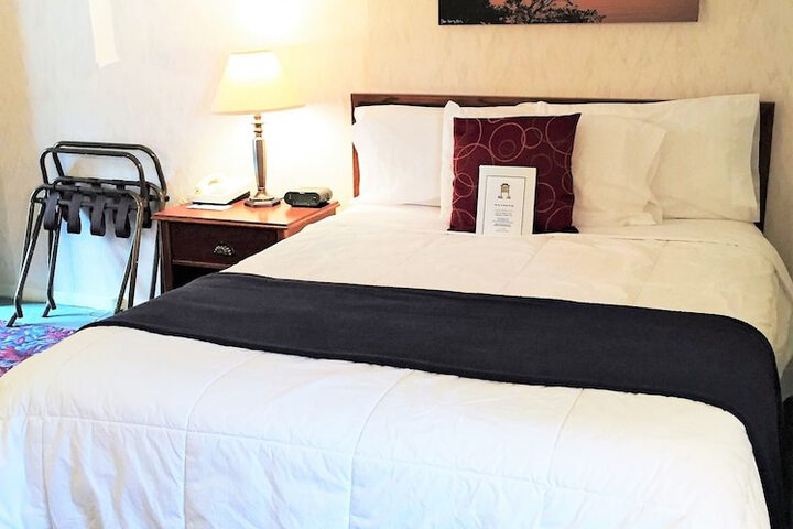 Cedar Motor Inn