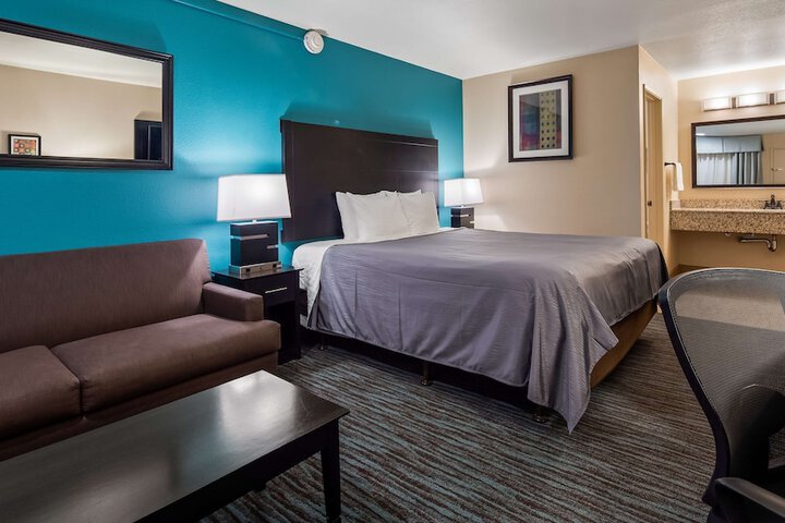 Room 12 of 24