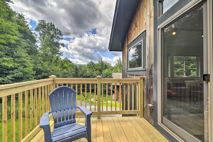 Airy & Bright Hideaway Near Smugglers Notch!