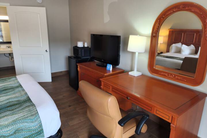 Room 21 of 38