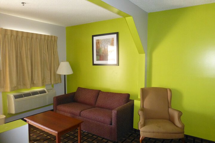 Room 23 of 35