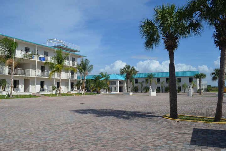 Lakeshore Resort and Marina