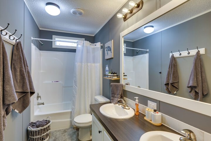 Charming Perry Home 2 Mi to the Gulf!