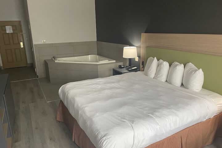 Room 10 of 47