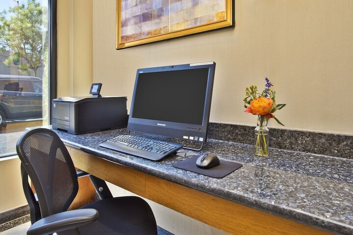 Business Center 40 of 40