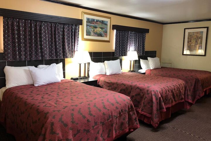 Room 13 of 16