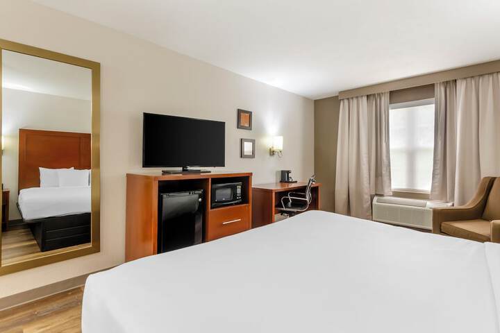 Room 27 of 35