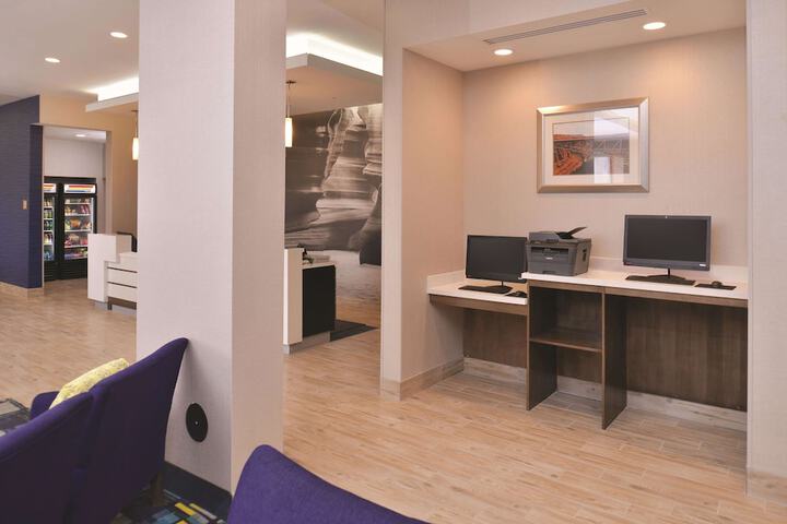 Business Center 60 of 61