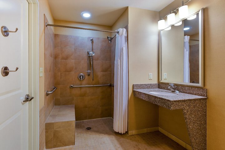 Holiday Inn Express & Suites Alpine Southeast by IHG