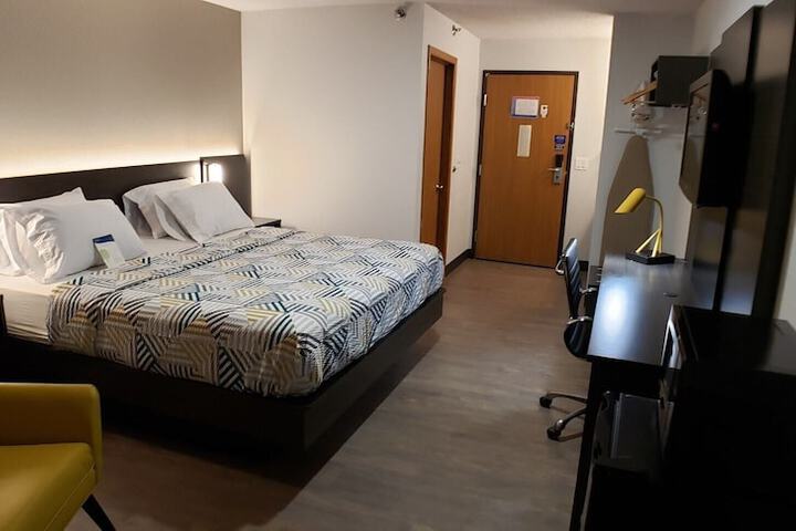 Motel 6 Kewanee IL