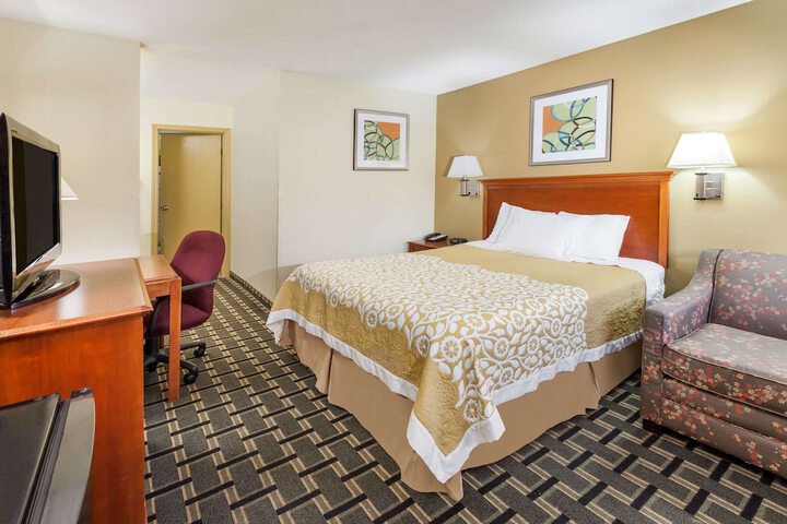 Days Inn by Wyndham Kent - Akron