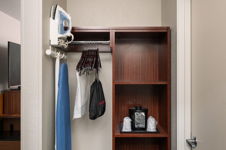Room 16 of 31