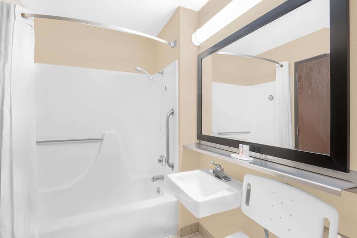 Room 14 of 21