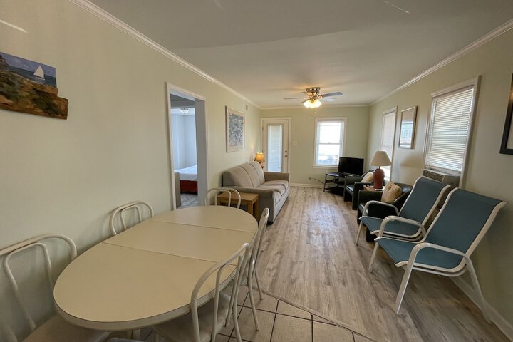 Room 33 of 43