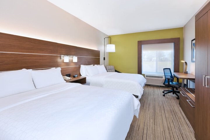 Room 17 of 39