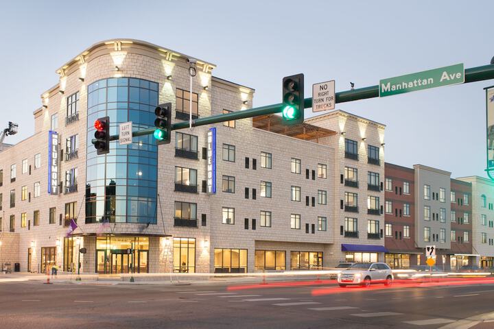 Hotel 6 of 71