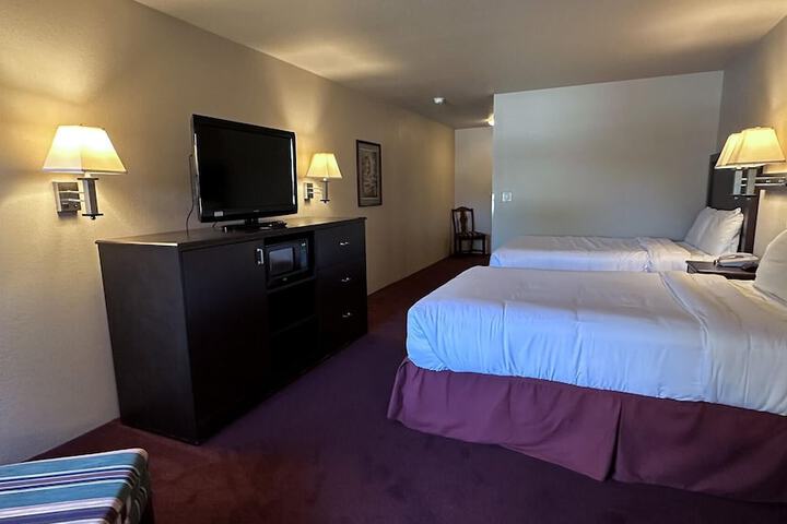 Room 8 of 27