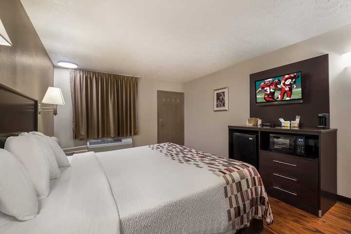 Room 14 of 33