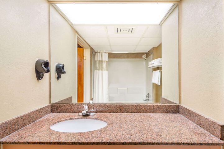 Room 55 of 104