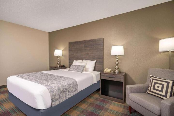 Baymont Inn Baldwin