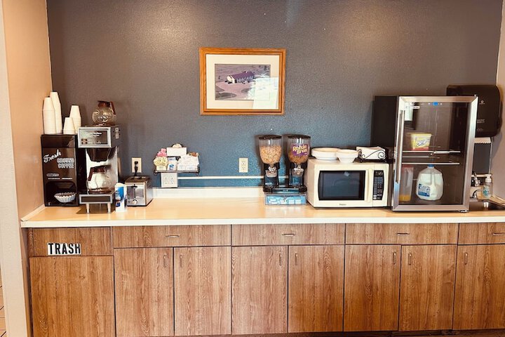 Breakfast/Coffee Service 20 of 21