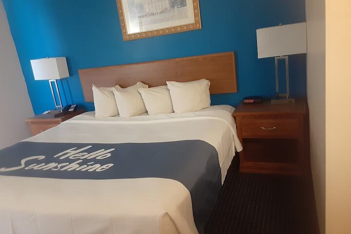 Room 12 of 23