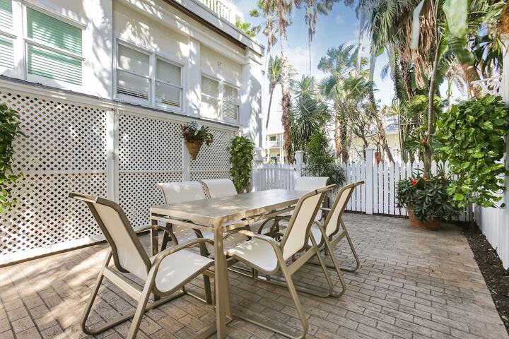 Terrace/Patio 37 of 40
