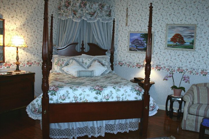 Heron Cay Lakeview Bed & Breakfast Inn