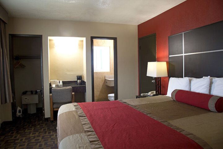 Room 52 of 64