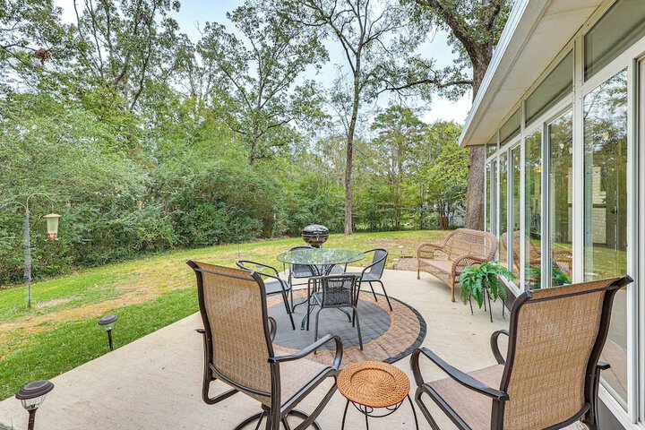 Sunroom & Yard: Charming Hot Springs Home!