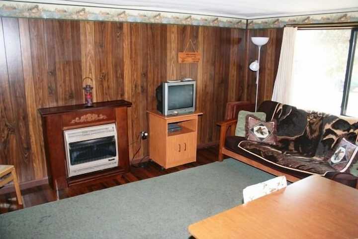 Room 33 of 64