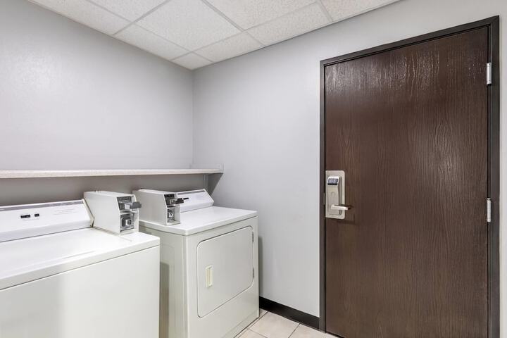 Brentwood Suites Nashville an Ascend Collection Hotel