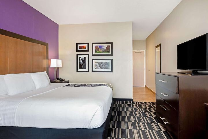 Room 26 of 29