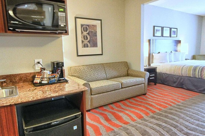 Room 21 of 34