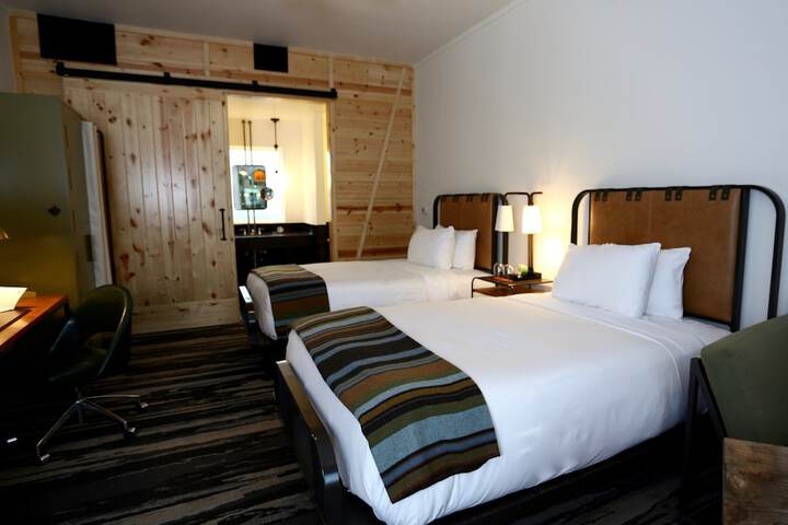 Cavalry Court by Valencia Hotel Collection
