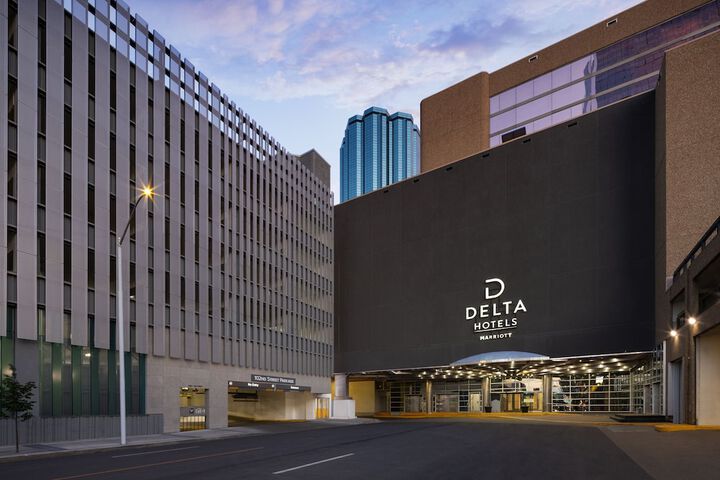 Delta Hotels by Marriott Edmonton Centre Suites