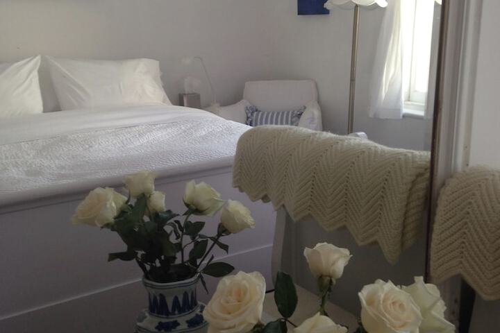 Church Des Artistes Guest House