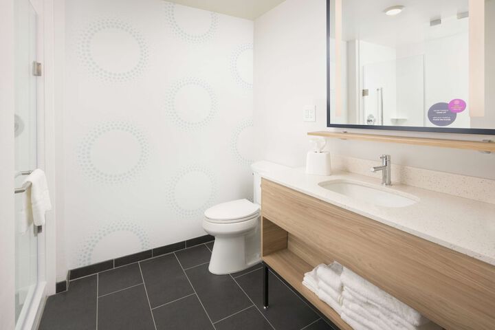 Room 9 of 27