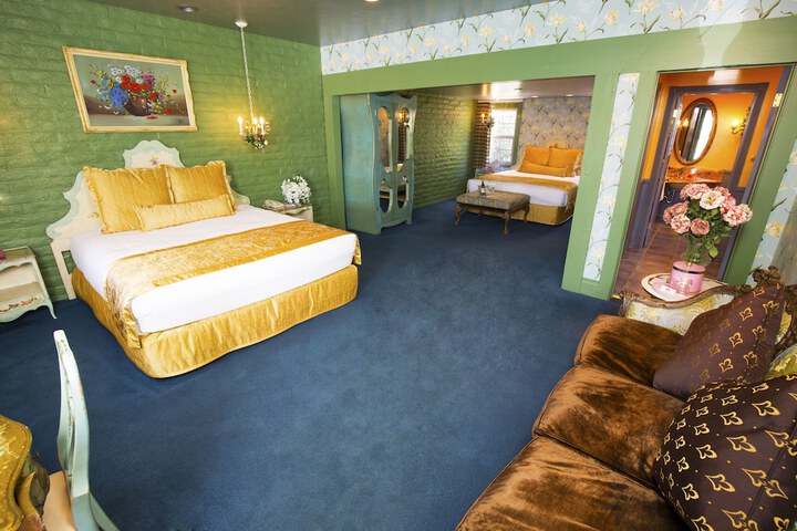 Room 199 of 461