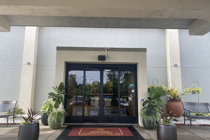 Hotel 4 of 82