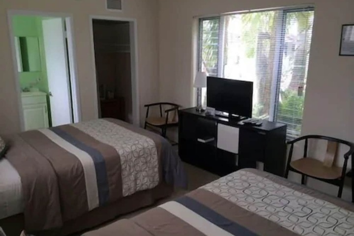 Room 53 of 82