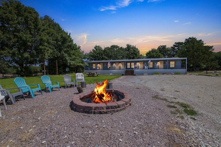 Bohemian Rhapsody - 1 Bedroom Hotel Room by The Lodges at Fossil Creek