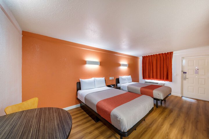 Motel 6 Dallas TX - Farmers Branch