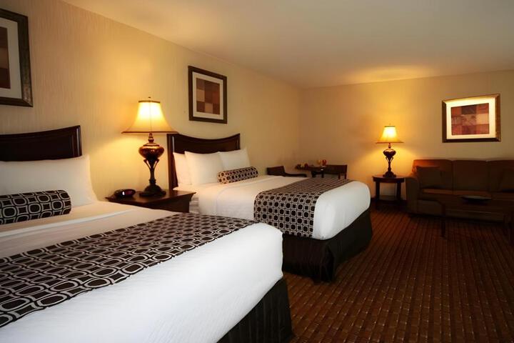Crowne Plaza Chicago-Northbrook by IHG