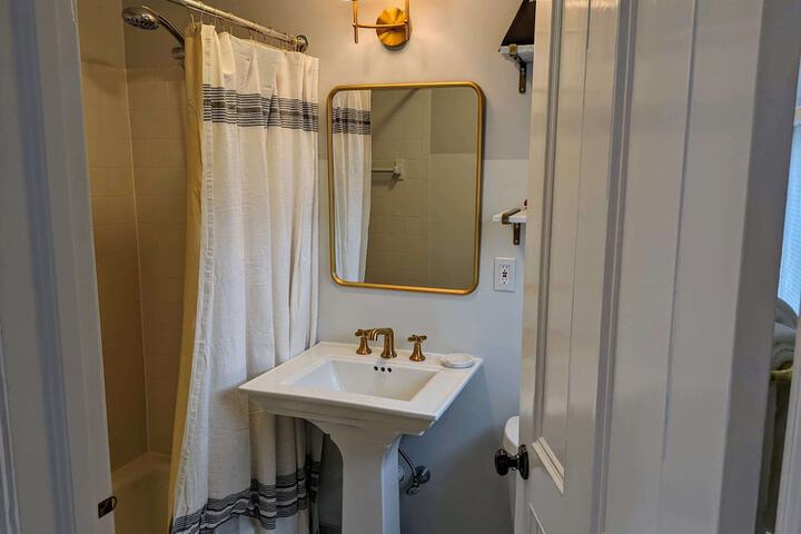 Room 63 of 239
