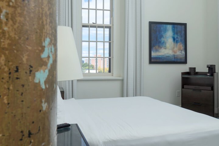 Room 15 of 32