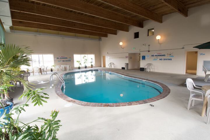 Pool 4 of 15
